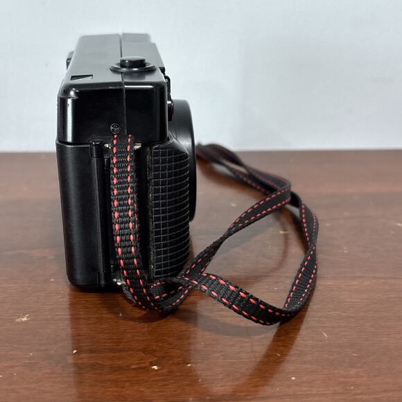 Vintage Nikon One Touch 35mm Film Camera 1:2.8 Lens with Strap - Not Tested - Picture 4 of 7
